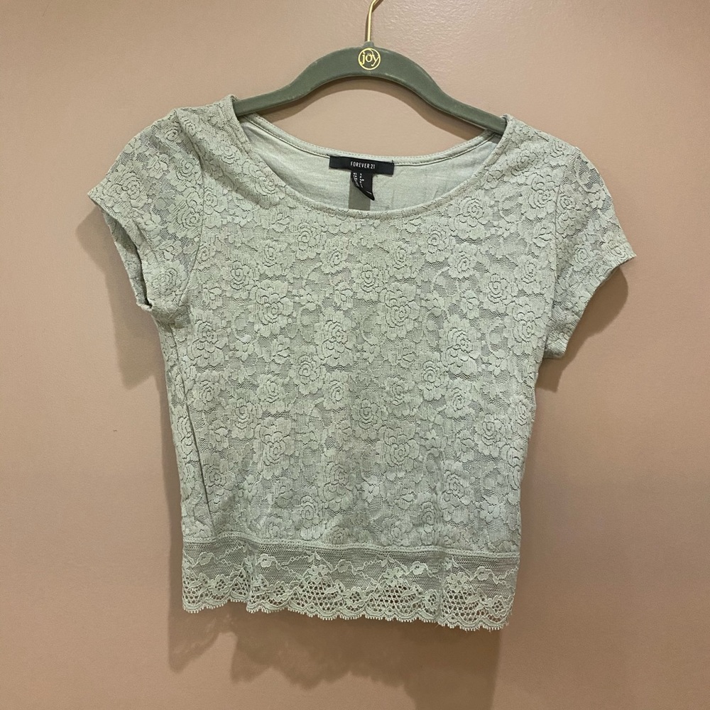 Laced crop